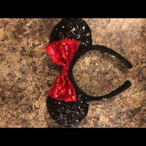 Minnie Mouse ears